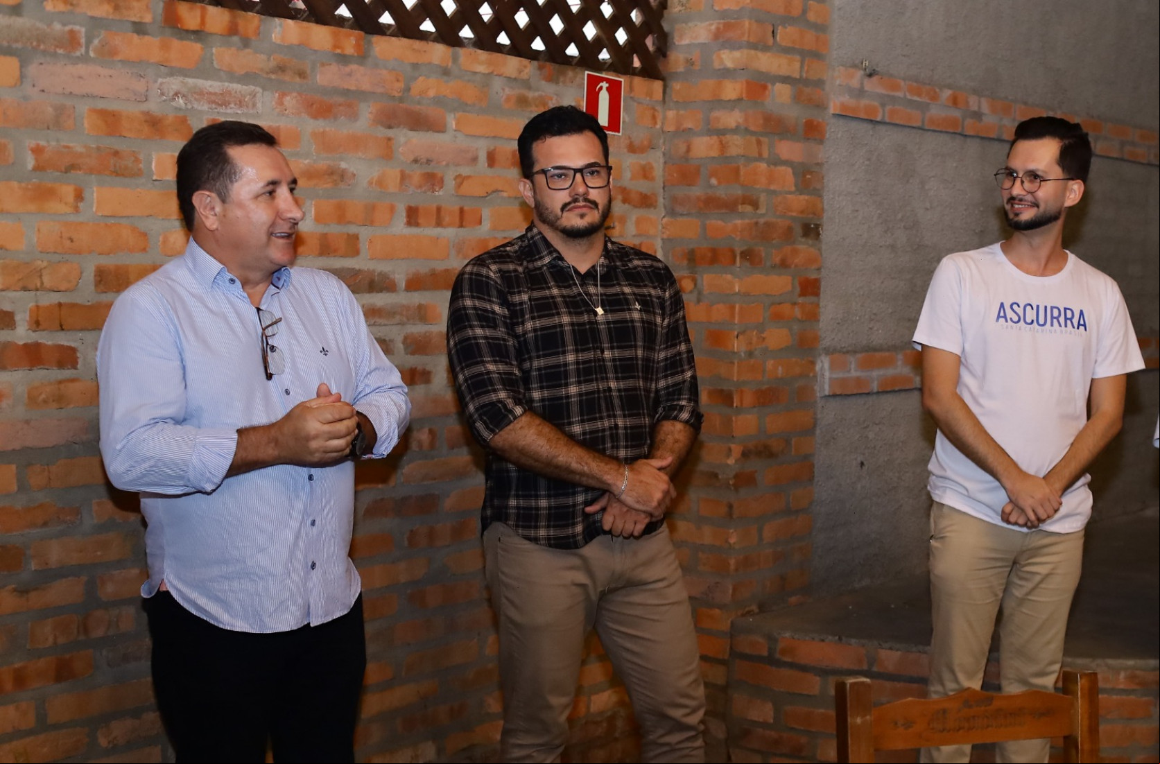 José Roberto Deschamps, presidente da Adjori/SC; Marcelo Doutel da Silva, prefeito de Apiúna e presidente da AMVE, e o prefeito de Ascurra, Arão Josino