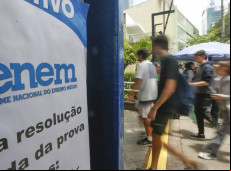 O período para solicitar a isenção da taxa de inscrição no Exame Nacional do Ensino Médio (Enem) de 2025 será entre 14 e 25 de abril.