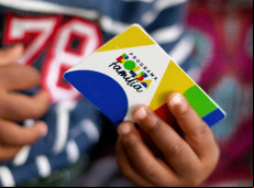 Caixa paga hoje Bolsa Família a beneficiários com NIS de final 3