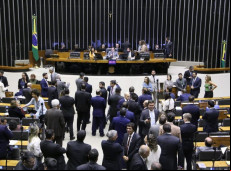 Deputados na sessão do Plenário de terça-feira, 20

