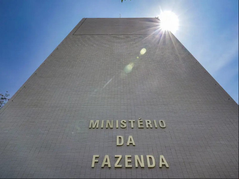 Com precatórios, previsão de déficit primário sobe para R$ 97 bilhões